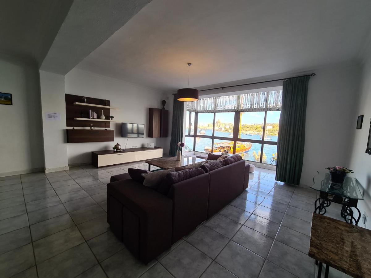 Spacious Seafront Apt Next To Sliema-Valeta Ferry Eksteriør billede