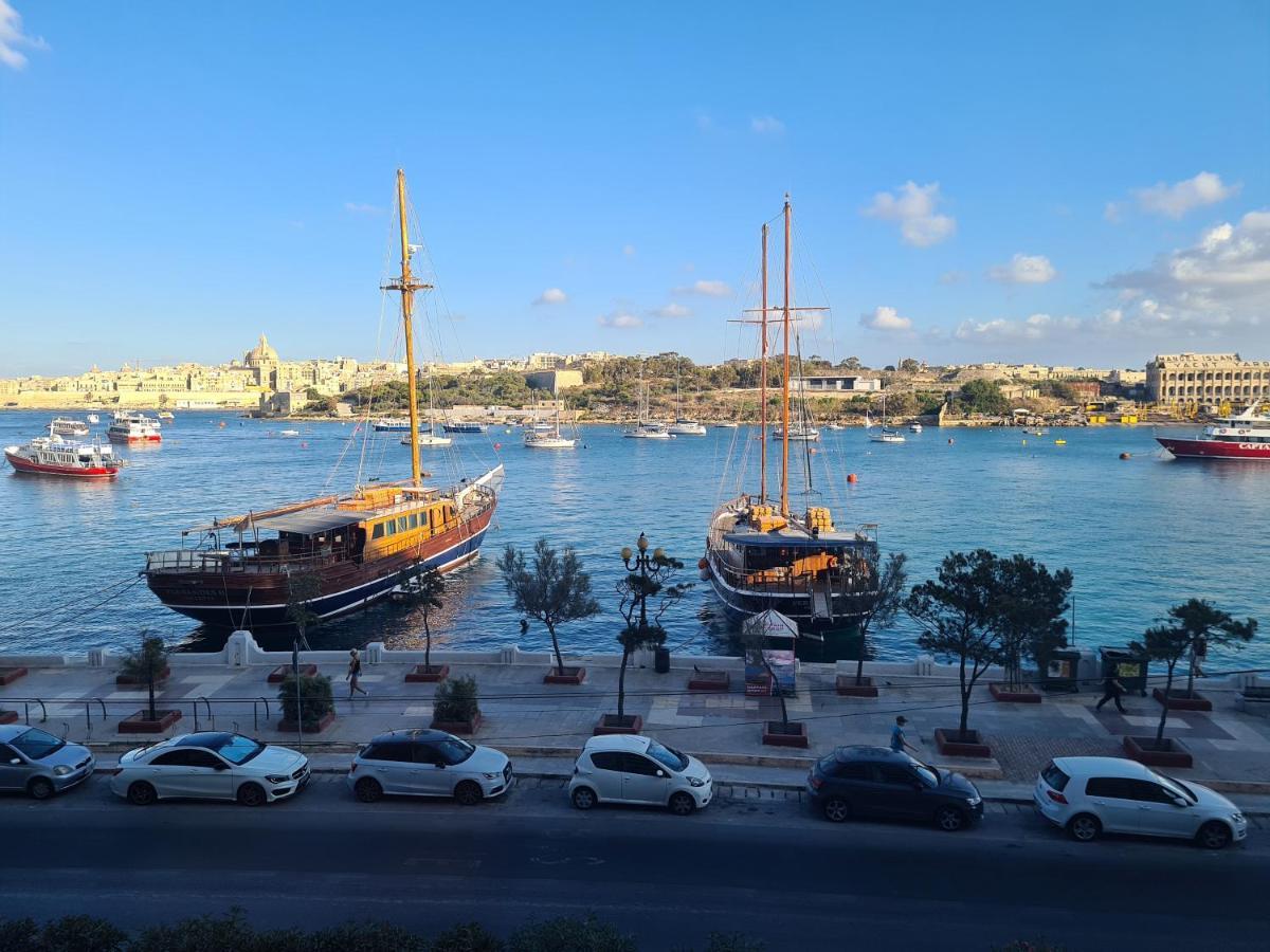 Spacious Seafront Apt Next To Sliema-Valeta Ferry Eksteriør billede